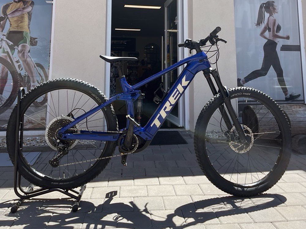 TREK-Rail-9.5-modré-flystork.cz-1000x750